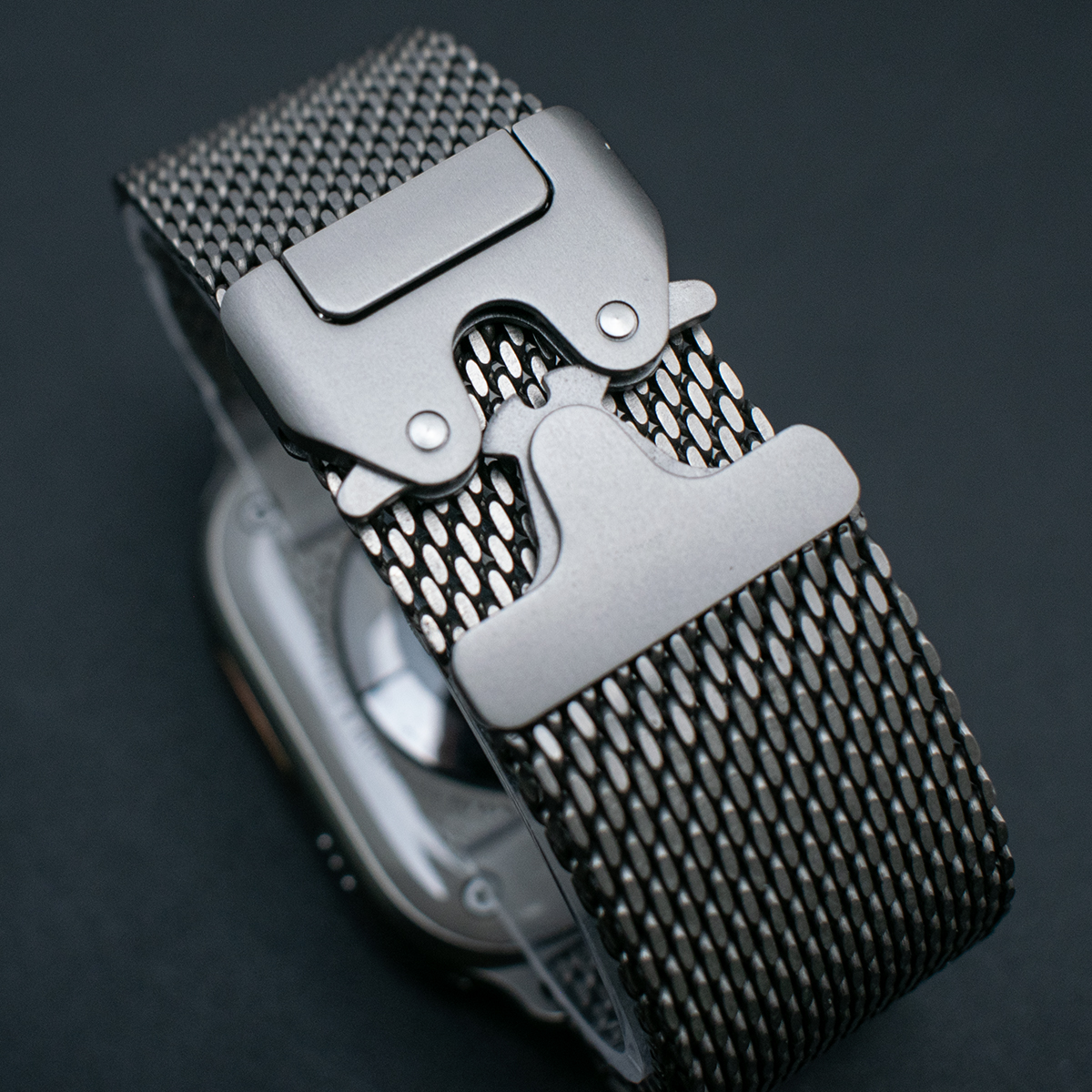 VWAR Titanium Milanese loop fo - مراجعة Mesh Coil Strip وسعره